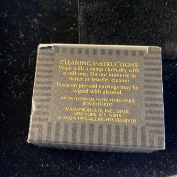 Avon (1992) Vintage Jingle Bell Hoops Earrings - Picture 7 of 7